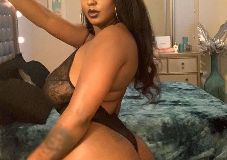 Outcall only Montreal! 38DDD & big butt! I got PartyGirl