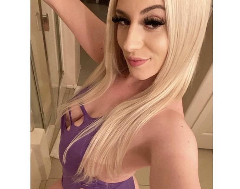 your fav blondienew in townoutcall availableparty girl