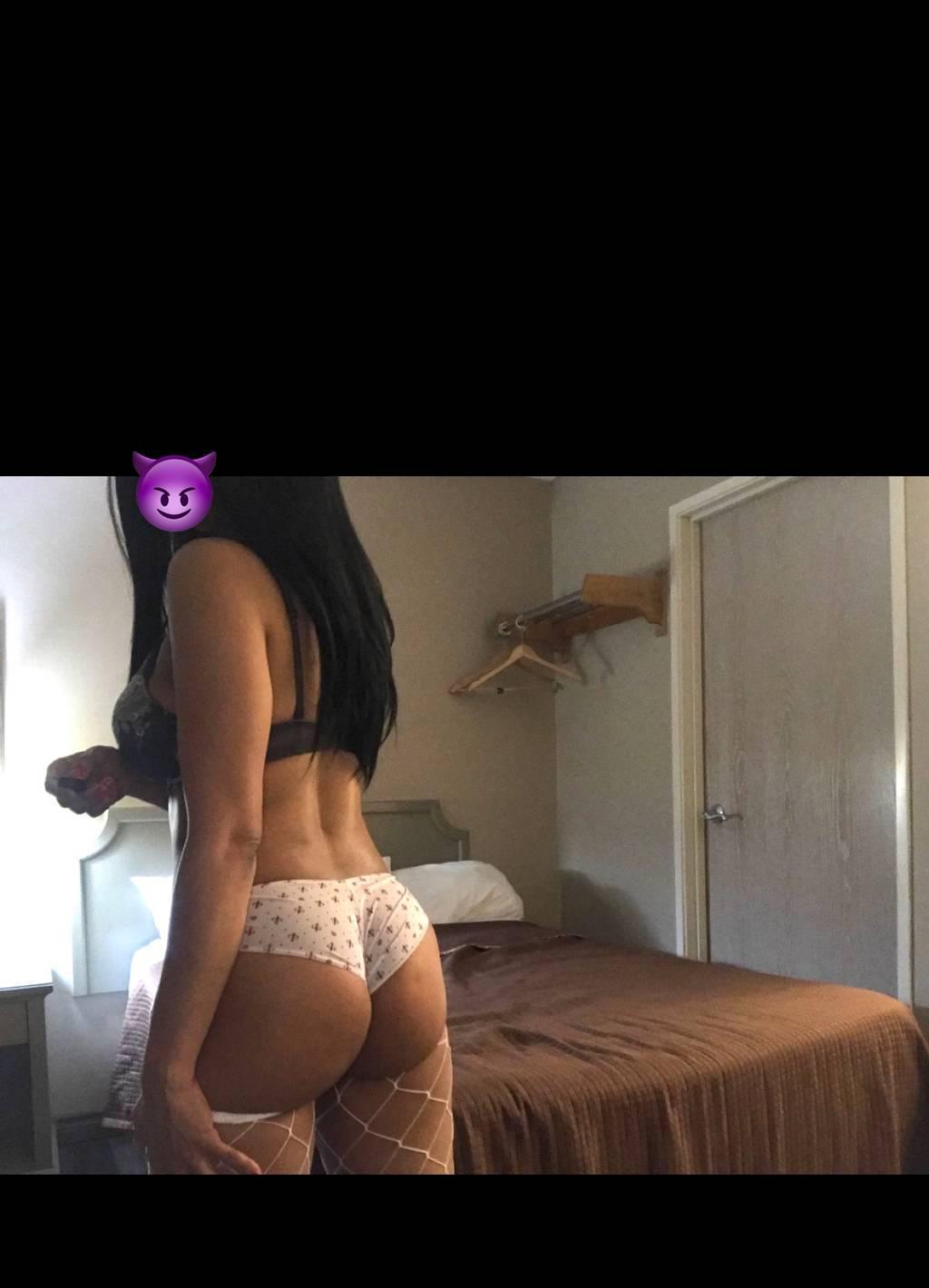 Hot sexy young looking for fun