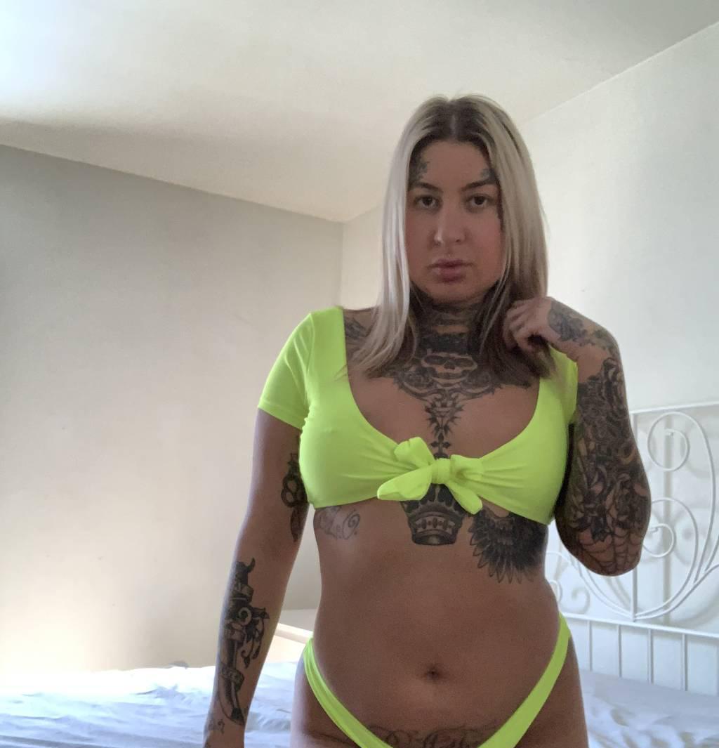 𝒯𝓇𝓊𝓁𝓎 𝑜𝓃𝑒 𝑜𝒻 𝒶 𝓀𝒾𝓃𝒹 𝑒𝓍𝑜𝓉𝒾𝒸 𝑔𝑜𝒹𝒹𝑒𝓈𝓈. ＡＤＤ ＭＹ ＯＮＬＹ ＦＡＮＳ．