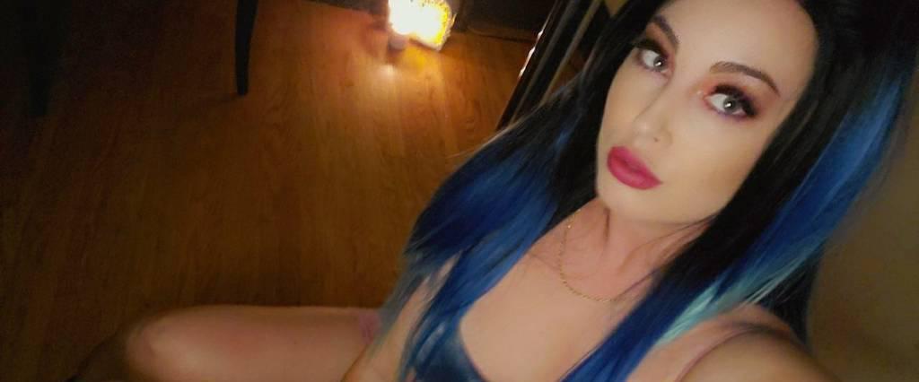 Stunning smile, sensual and bubbly personality