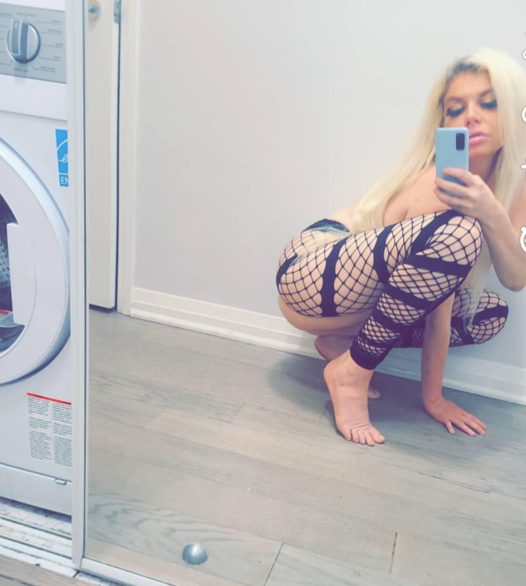 ! DD TALL BLONDE NAUGHTY PLAYMATE... No GAG Reflex